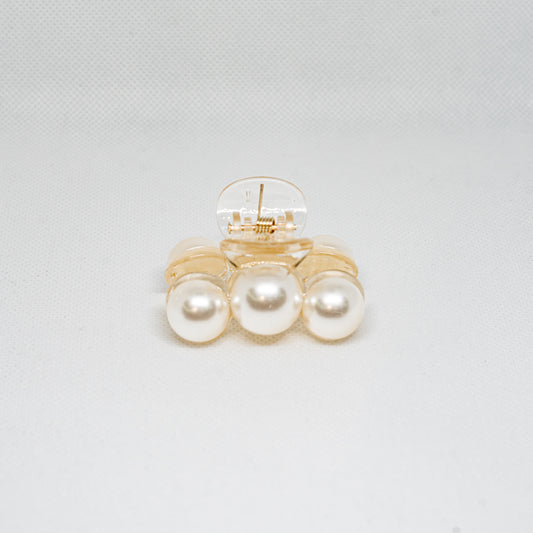 Small Pearl Hair Clip